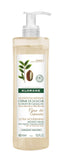 Klorane Creme Duche Flor de Cupuaçu de base lavante suave, sem sabão, que repara a barreira lipídica da pele seca a muito seca durante o duche.