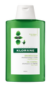 Klorane Capilar Champô Ortiga Branca para cabelos com tendência oleosa elimina e regula com suavidade o excesso de sebo. Purifica, lava o couro cabeludo, o cabelo fica mais leve e solto.